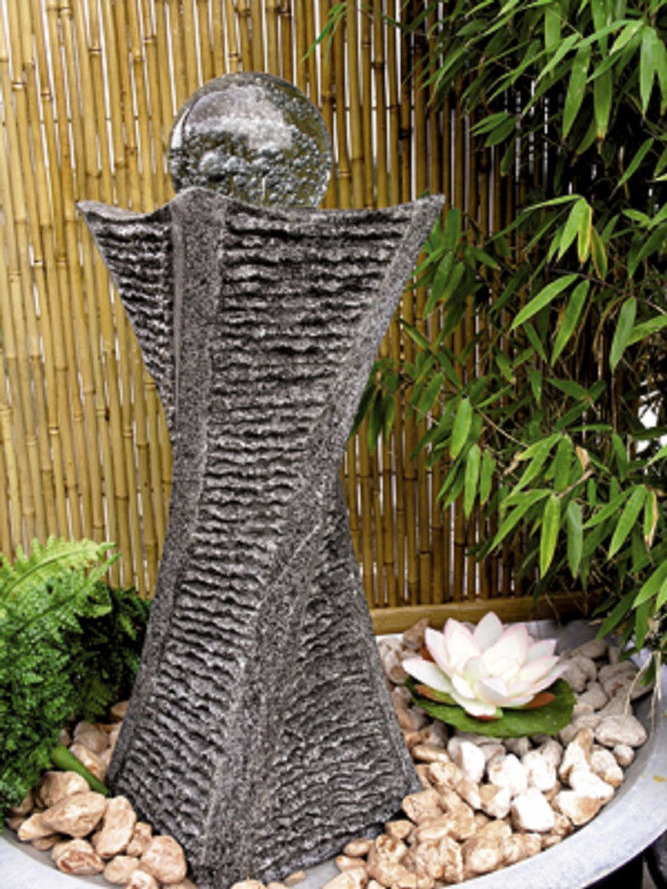 Quellstein Swirl 60cm Granit Gartenbrunnen mit dreh. Glaskugel Komplettset