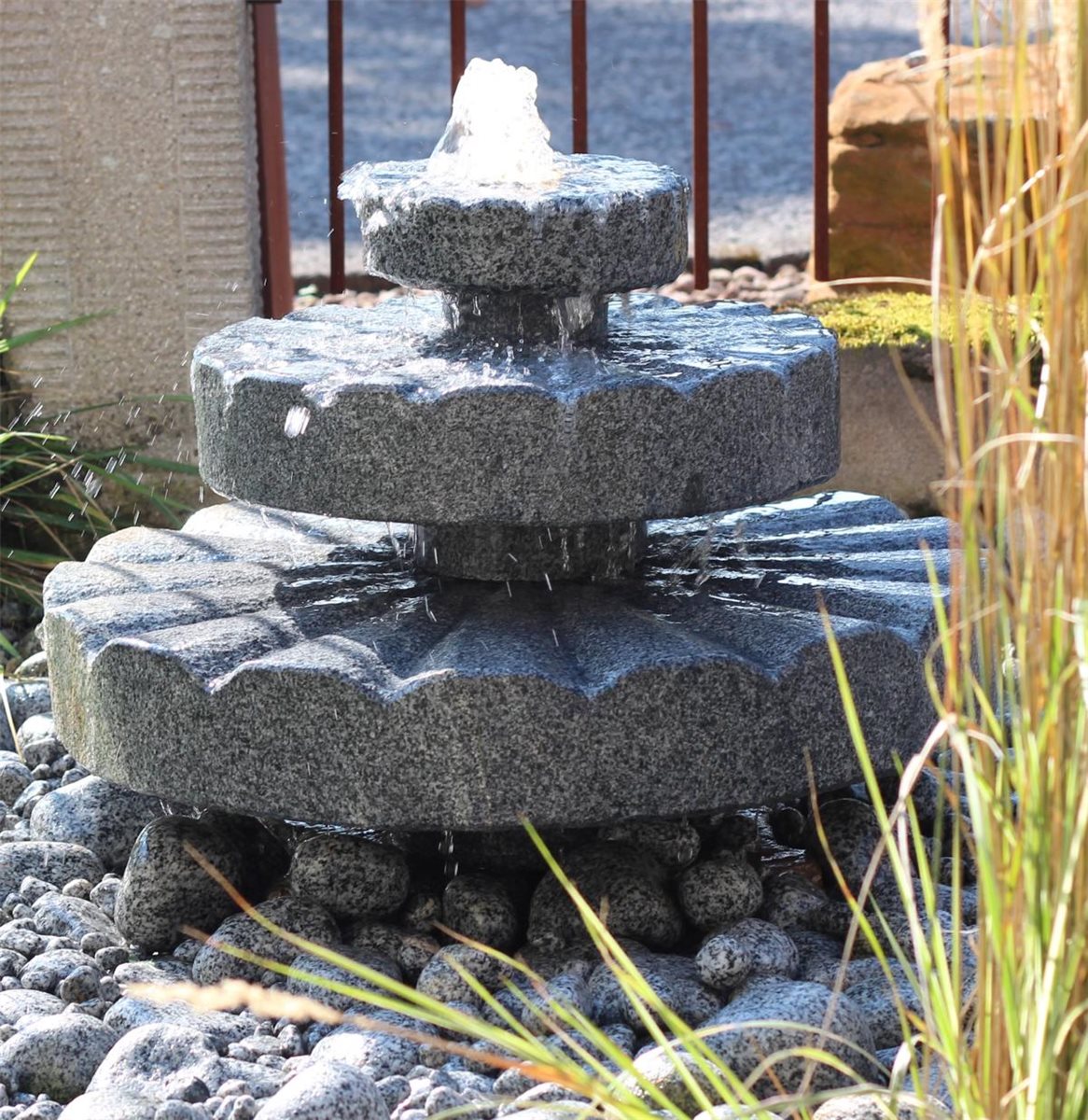 Granit Pyramide Zichi 48 Gartenbrunnen Springbrunnen Komplettset