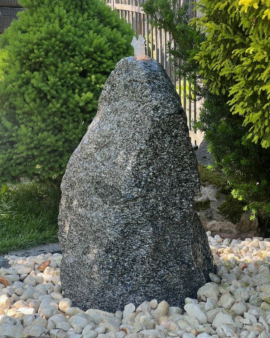 Quellstein Granit 95cm Naturstein Gartenbrunnen Springbrunnen Komplettset