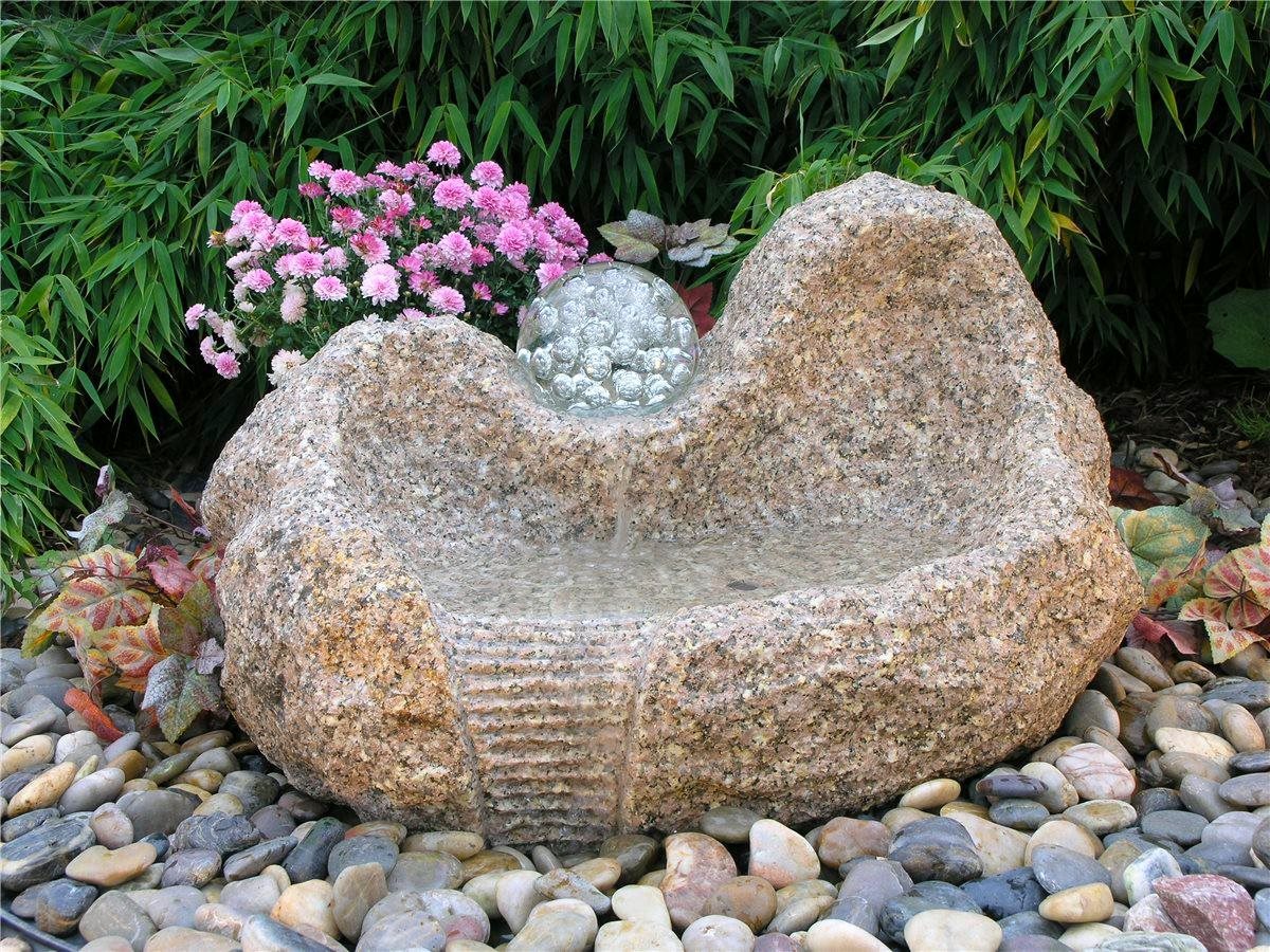 Quellstein Yuan L80cm Granit Gartenbrunnen mit dreh. Glaskugel Springbrunnen
